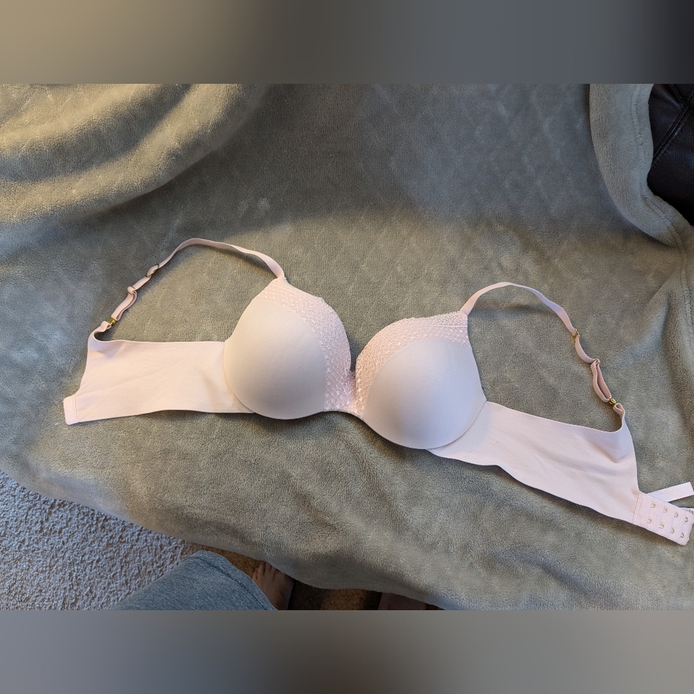 EUC Victoria Secret Padded 36C Underwire